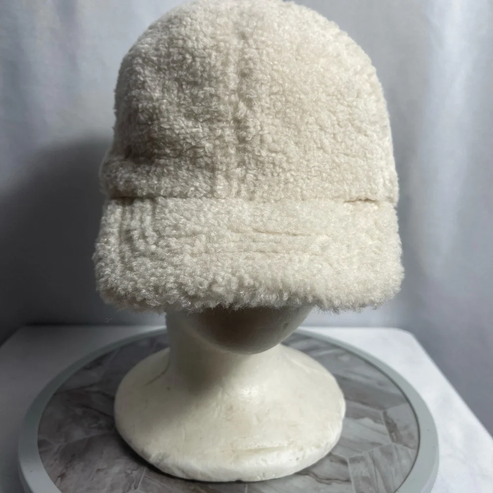 Cat & Jack Off-White Sherpa Satin Lined Baseball Cap OSFM NWT 2024